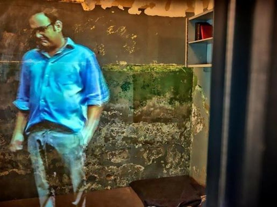 Holographic projection of Joe Slovo in his original cell, The Old Fort
